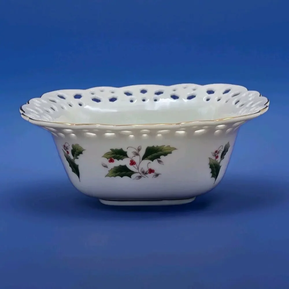 Royal Limited Holly Holiday Pierced Bowl 7